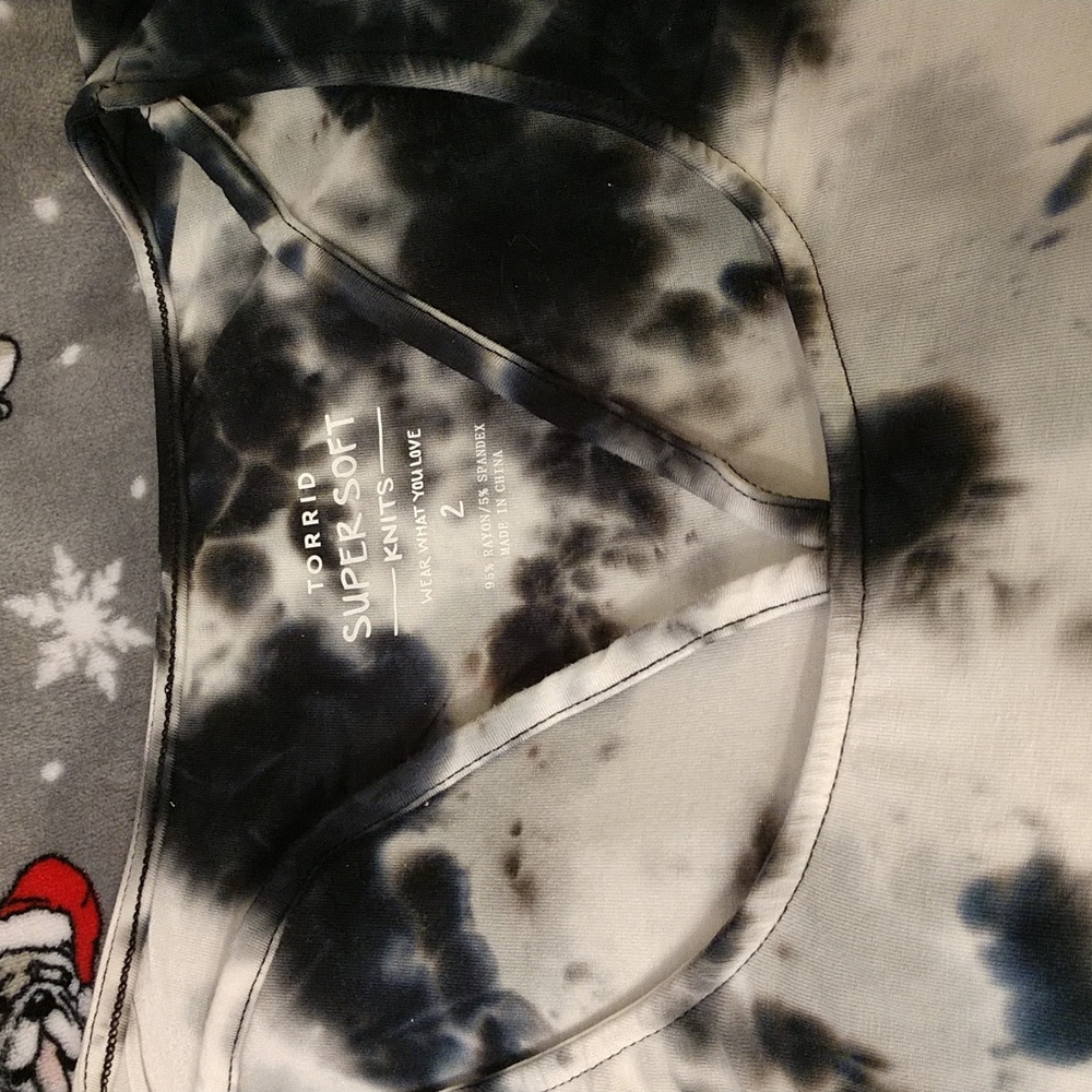 Torrid tie-dye shirt Size 2